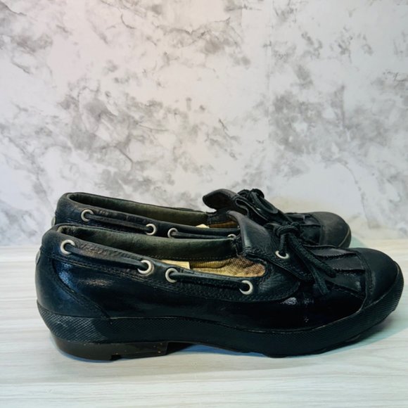 UGG Womens Duck Shoe Shearling Black Patent Leather Loafer Waterproof Sz 7.5 - Picture 1 of 6